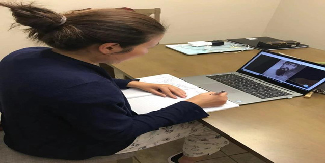 留学党员李菲在美国进行学习 留学党员李菲在美国进行学习